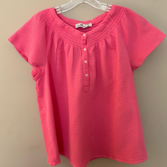 Vineyard Vines. Pink top. Size M - Picture 1 of 3
